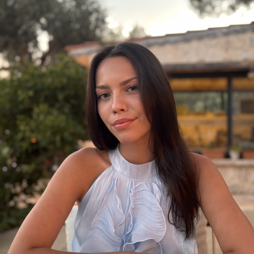 Полина